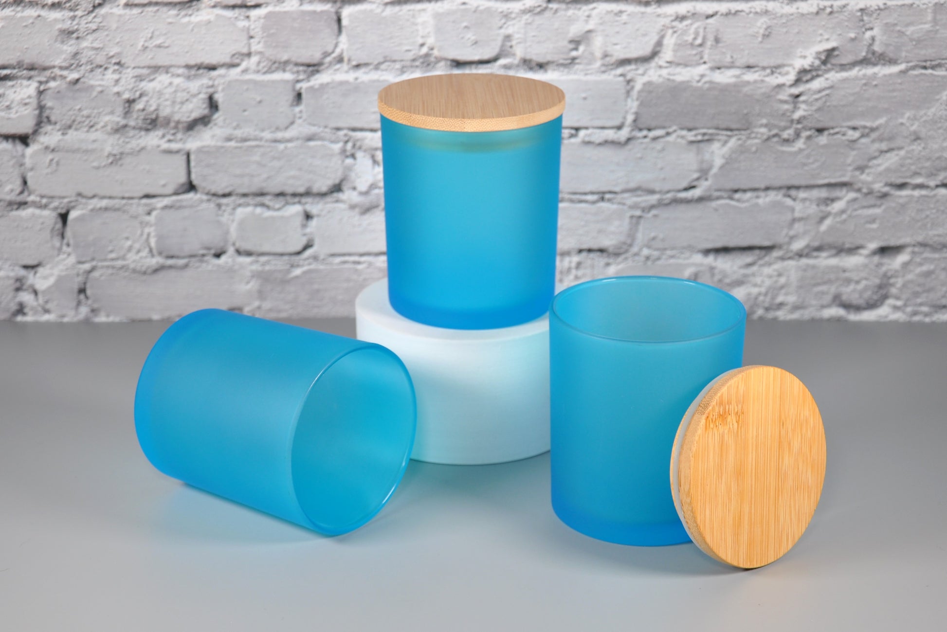 blue-frosted-candle-glass-bamboo-lid-3-scents-candles-NY