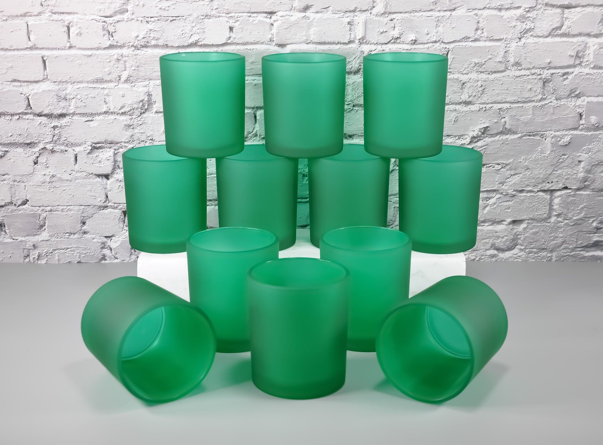 green-empty-frosted-candle-glass-bamboo-lid-10oz-8oz-wholesale-jars-lids-wholesale-glass-bulk-jars-bulk-glass-candle-jars-candle-jars-bulk-green-empty-candle-jars-candle-containers-candle-jars-wholesale-empty-candle-vessels-holders-containers