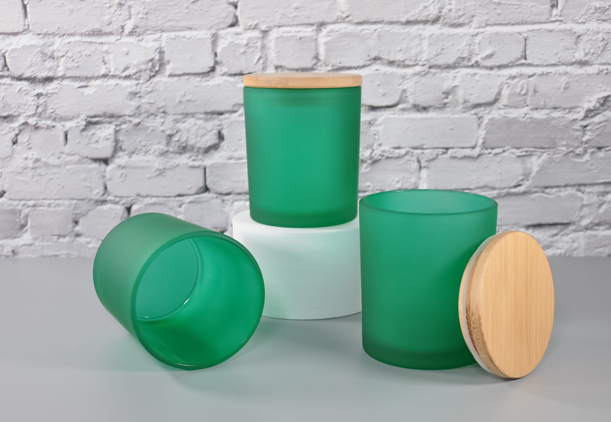 green-empty-frosted-candle-glass-bamboo-lid-10oz-8oz-wholesale-jars-lids-wholesale-glass-bulk-jars-bulk-glass-candle-jars-candle-jars-bulk-green-empty-candle-jars-candle-containers-candle-jars-wholesale-empty-candle-vessels-holders-containers