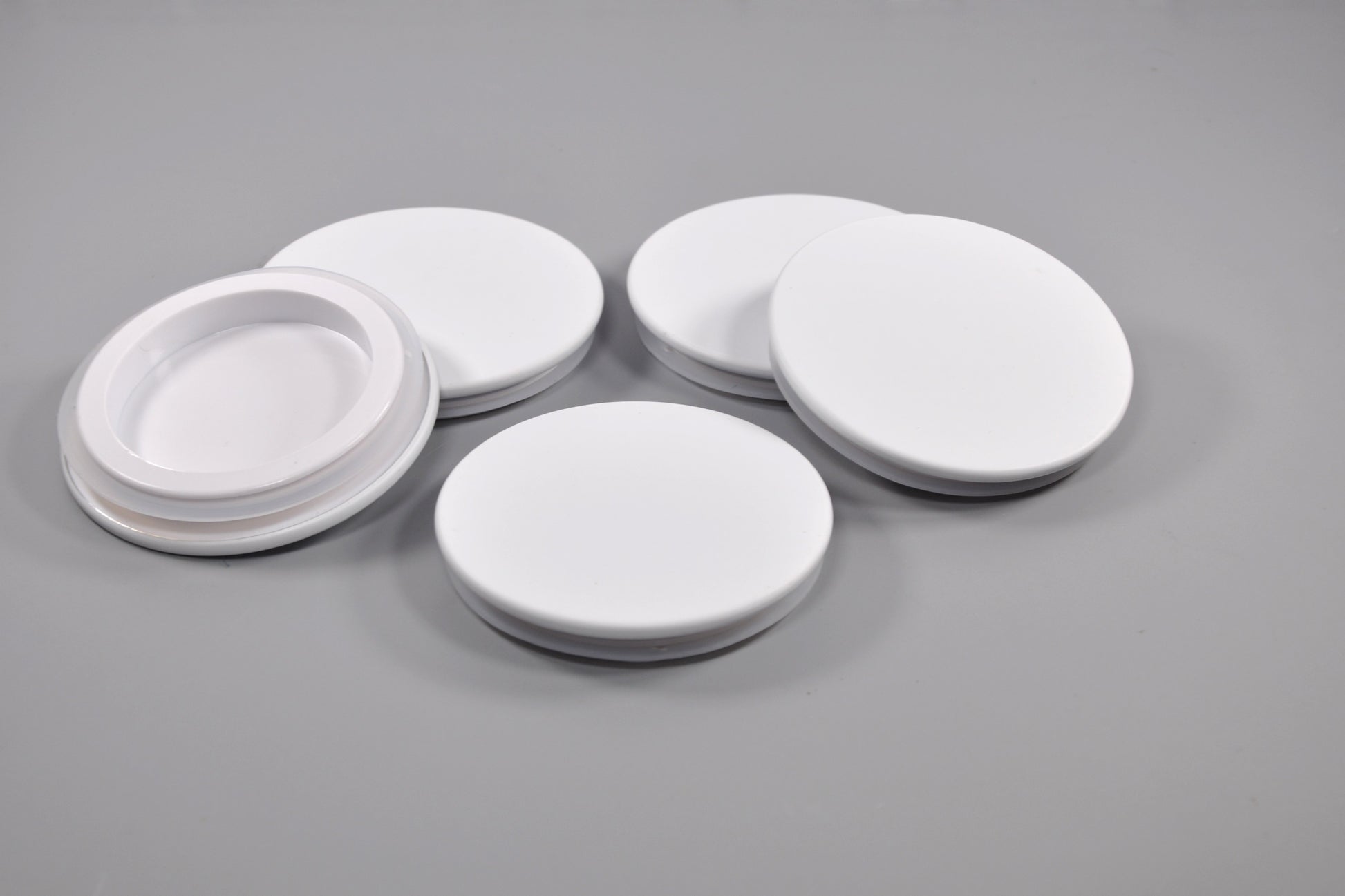 bulk_wholesale_lids_candle_jars_metal_flat_top_lid_silver_3_scents_candles_NY_lids_containers_status_jar_lids_container_lids